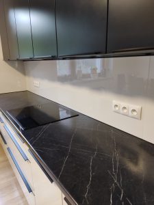 Białe kafle w kuchni - Strzelce Opolskie